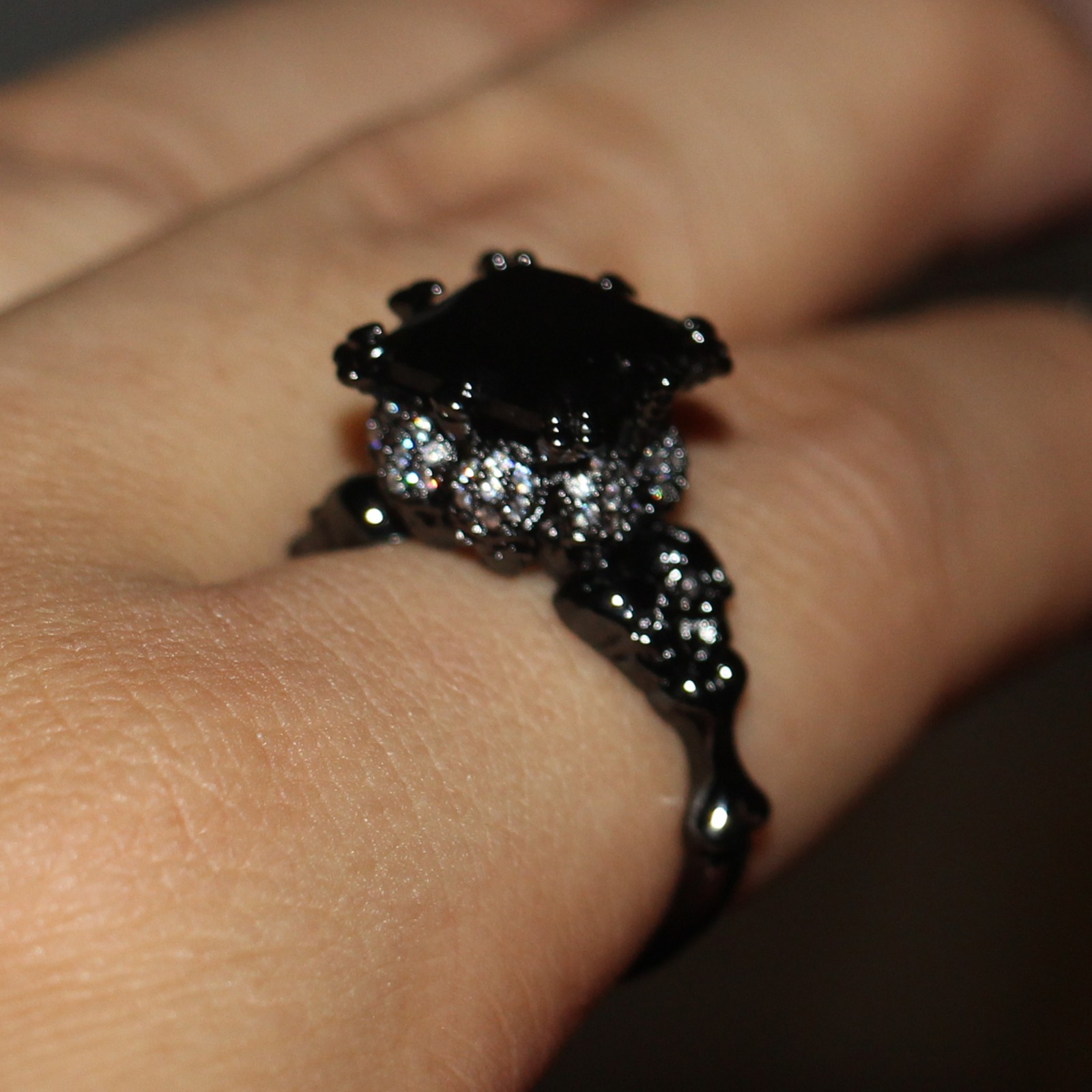 Size 5-11 Vintage Jewelry Professional Wholesale 10KT Black Gold Filled Sapphire CZ Diamond Gemstones Wedding Women Skull Ring for Love Gift