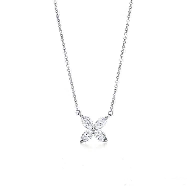 Fashion 925 Sterling Silver Zircon Crystal Collar Necklace Clover Peace Necklace Flower Woman Wedding Brand Jewelry for Gift
Fashion 925 Sterling Silver Zircon Crystal Collar Necklace Clover Peace Necklace Flower Woman Wedding Brand Jewelry for Gift