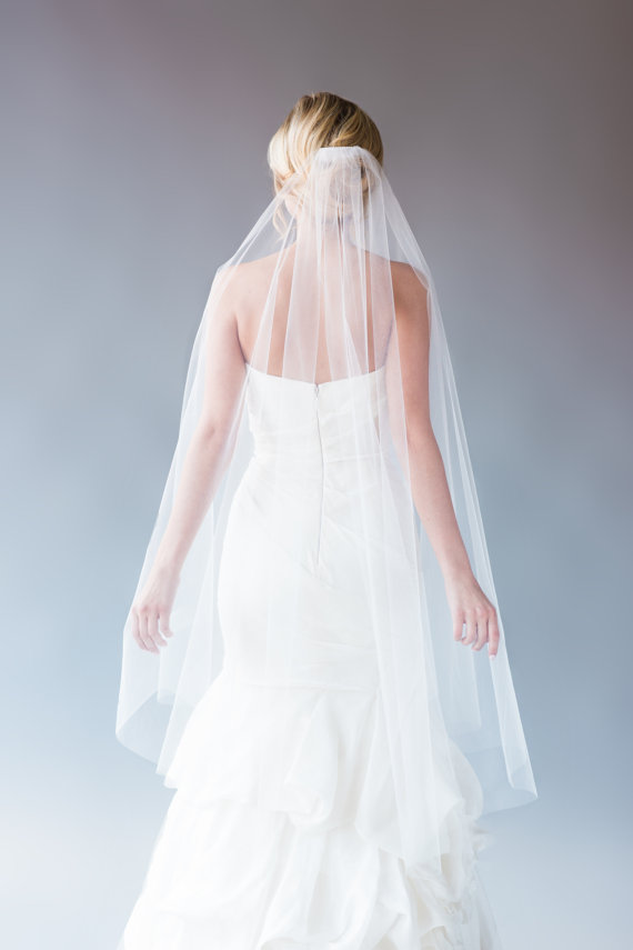 Hot sale lace wedding veils two layers Romantic CutEdge For Wedding Dresses mantilla veil fingertip length Veils White Ivory Wedding Veils