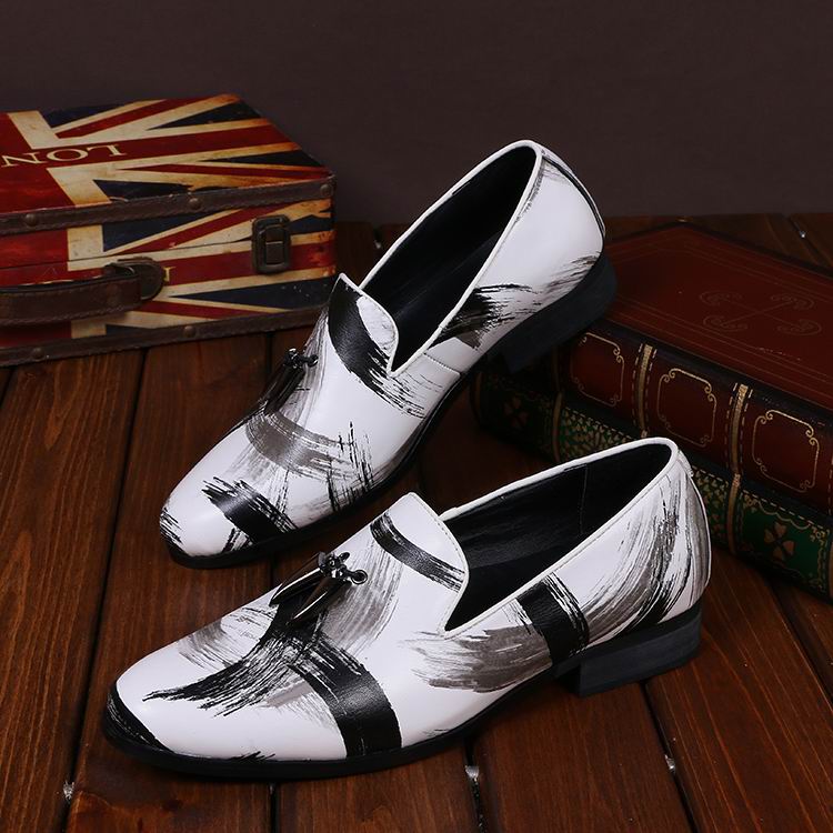 Fashion Luxury Mens Leisure Leather Shoes Designer Graffiti Charm Slip On Flat Shoes For Mens Boat Party Shoes White Round Toe
Fashion Luxury Mens Leisure Leather Shoes Designer Graffiti Charm Slip On Flat Shoes For Mens Boat Party Shoes White Round Toe