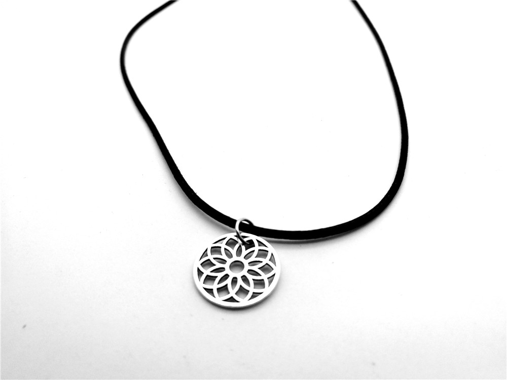 10PCS Simple Hollow Line Rose Sun Flower Petal Necklace Metal Floral Fun Daisy Sunflower Lotus Dreamcatcher Leather Rope Necklaces