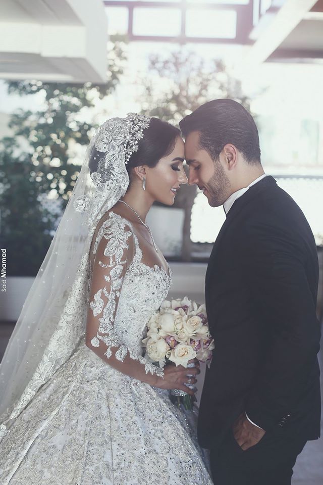 Luxury Bridal Ball Gowns Beaded Appliques Jewel Neckline Floor Length Wedding Dresses Custom Made Robe de mariée