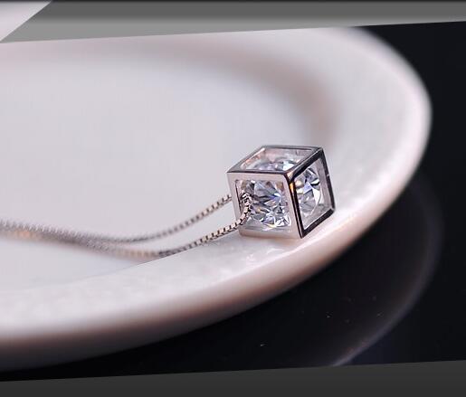 925 Sterling Silver Love Cube Diamond Pendant Necklaces S925 Crystal Shining Square Statement Link Chans Choker Necklace Wedding Vintage Womans Jewelr