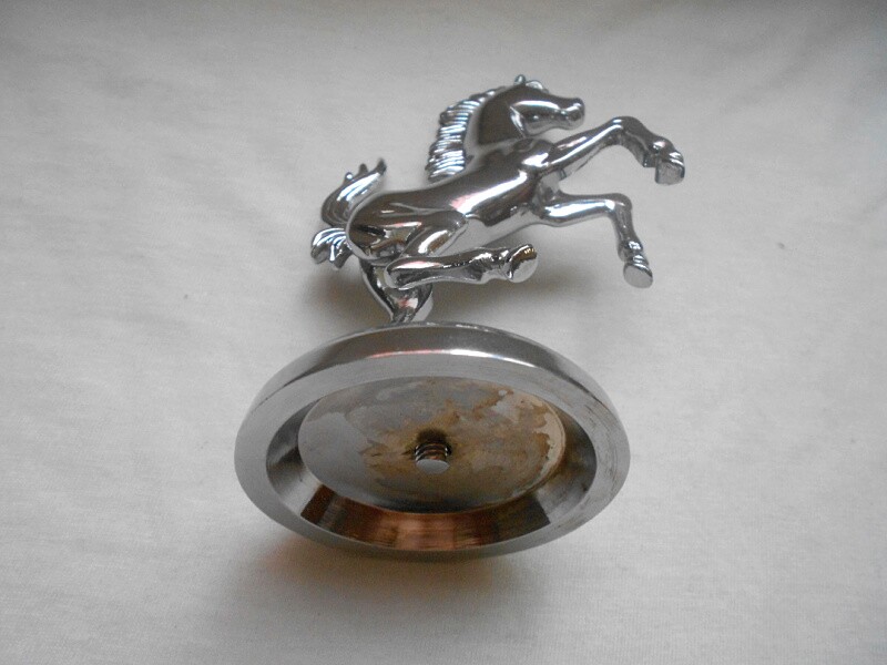free shipping 1pc Metal Car 3D Badge Decal Chrome silver hood bonnet Jumping horse Running horse for European cars Fe** or other luxury cars
free shipping 1pc Metal Car 3D Badge Decal Chrome silver hood bonnet Jumping horse Running horse for European cars Fe** or other luxury cars