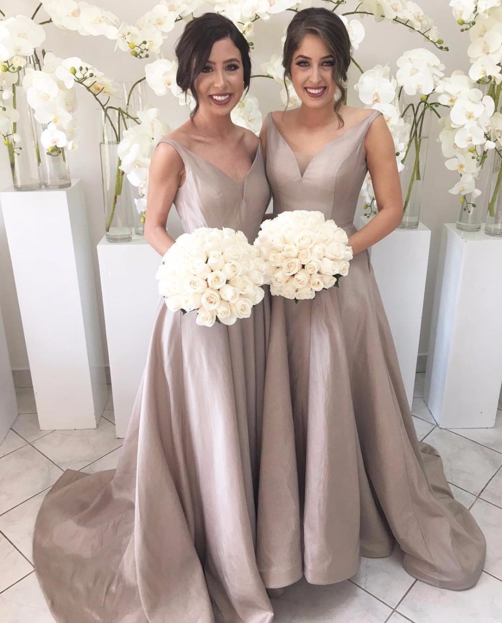 Long Cheap African A Line Bridesmaid Dresses V Neck Illusion Wedding Guest Wear Sweep Train Sheer Back Party Plus Size Maid Of Honor Gowns