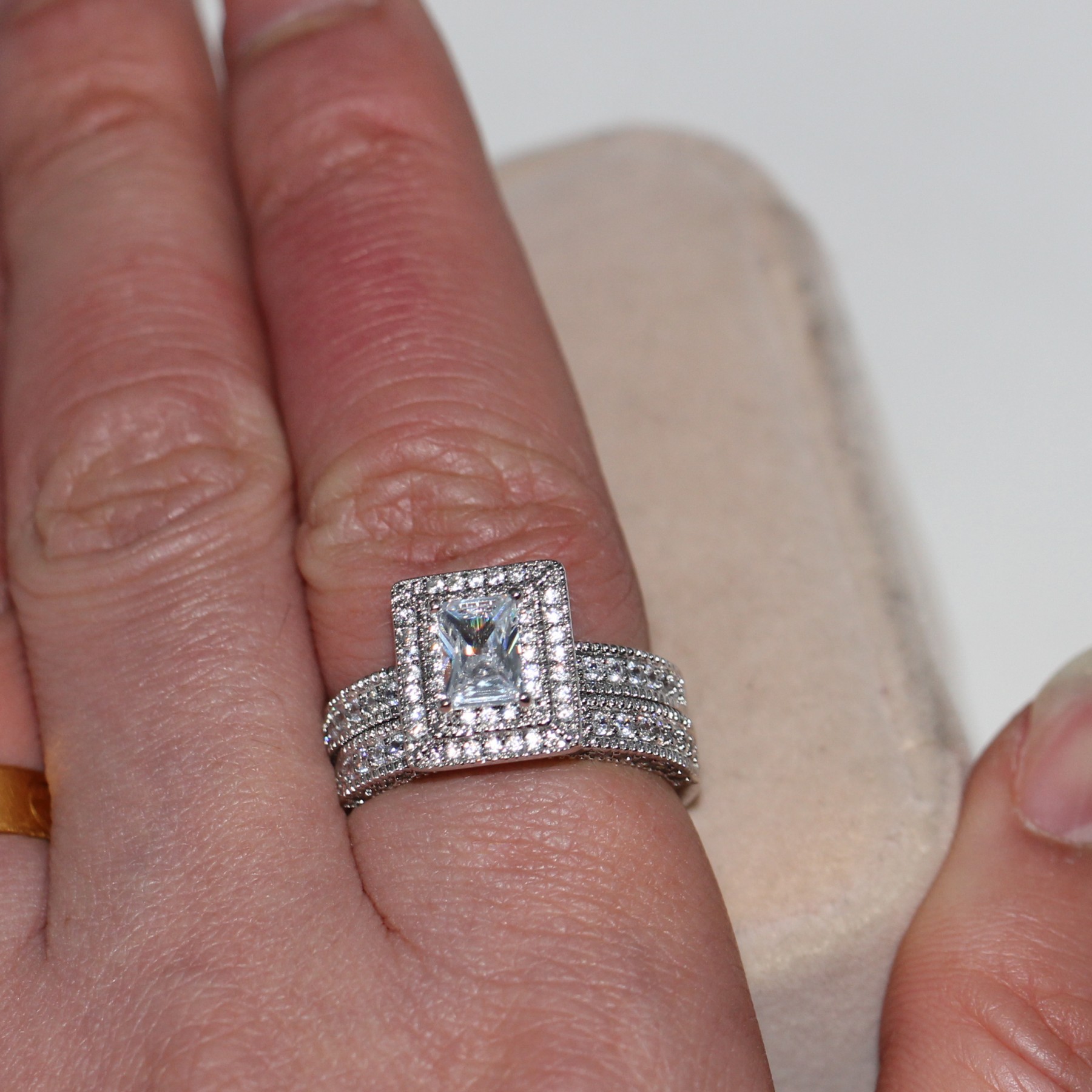 Victoira Wieck choucong Fashion Jewelry 14KT White Gold Filled Princess Cut White Topaz CZ Diamond Gemstones Women Wedding Bridal Ring Set