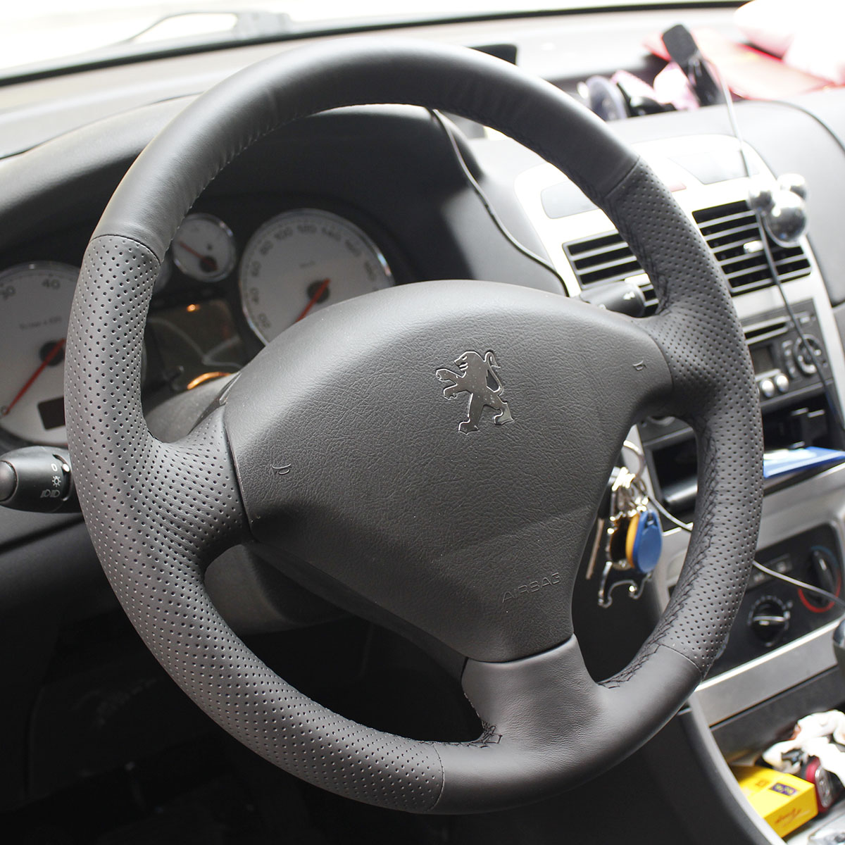 Steering wheel covers Case for PEUGEOT 307 Wheel cover Genuine leather DIY Car styling Hand sewing leather car covers