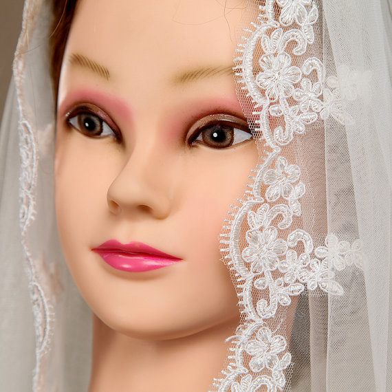 Hot Amazing Fashion Designer Best Sale Romantic Wrist Length White Lace Applique veil Mantilla Veil Bridal Head Pieces
Hot Amazing Fashion Designer Best Sale Romantic Wrist Length White Lace Applique veil Mantilla Veil Bridal Head Pieces