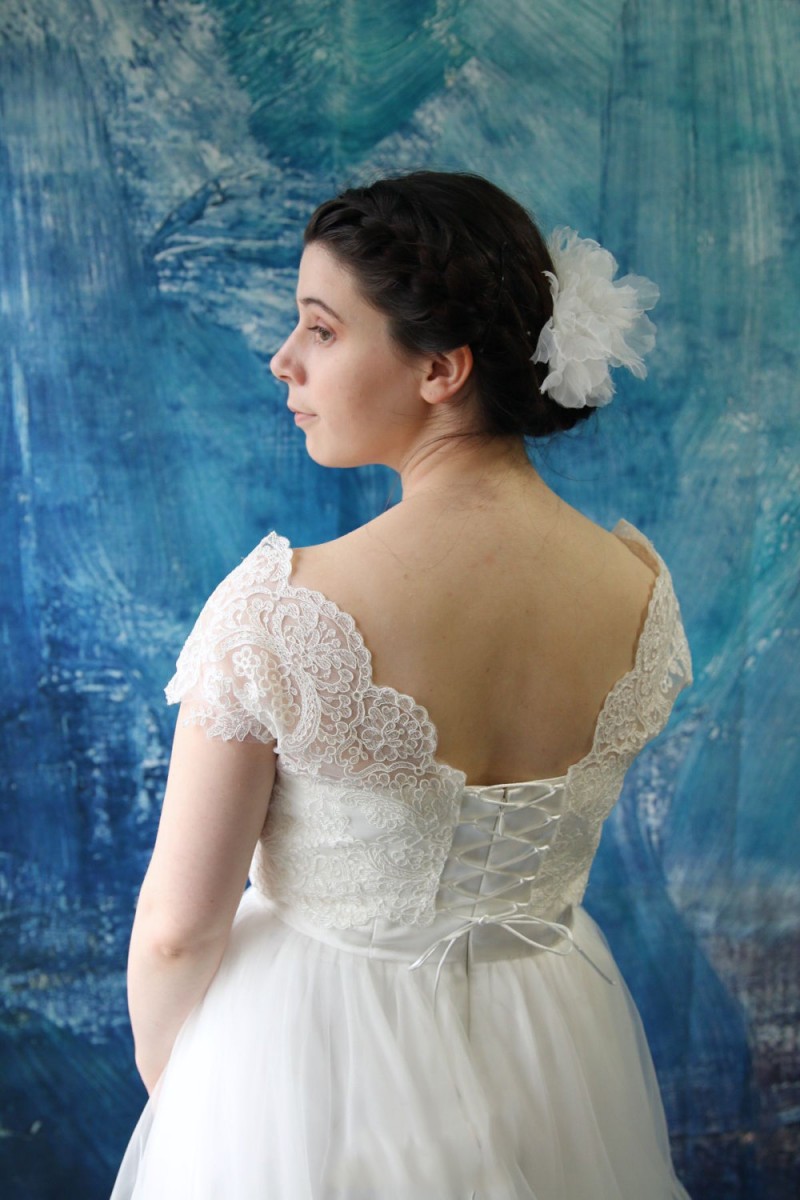 2019 Short Wedding Dresses Jacket White Lace Up Bridal Bolero Fascinator Custom Made Full Lace Bride Accessories