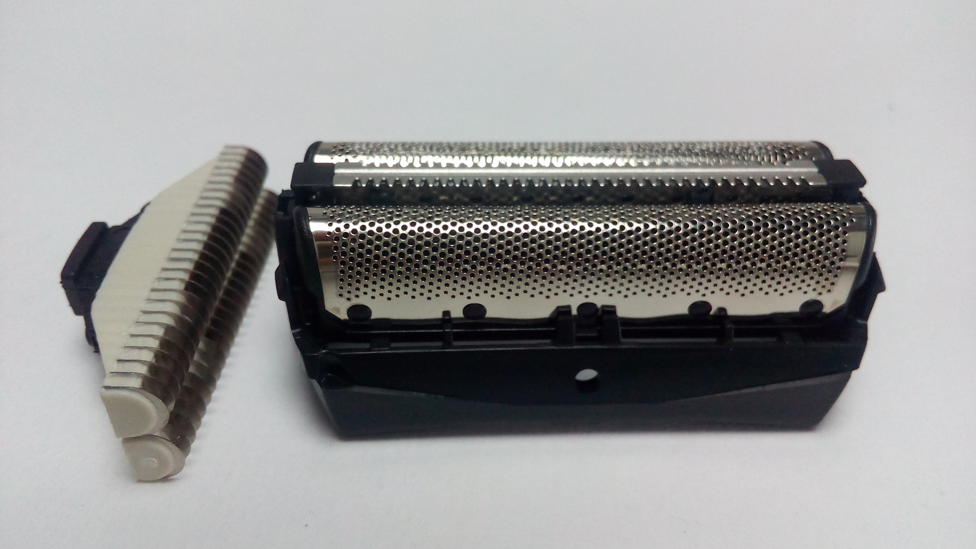 New Shaver Head Blades screen Foil Replacement For Philips COMB QC5550 QC5580 Shavers (2X Cutter Blade +1X Screen Foil) Shaving Razors Parts
New Shaver Head Blades screen Foil Replacement For Philips COMB QC5550 QC5580 Shavers (2X Cutter Blade +1X Screen Foil) Shaving Razors Parts