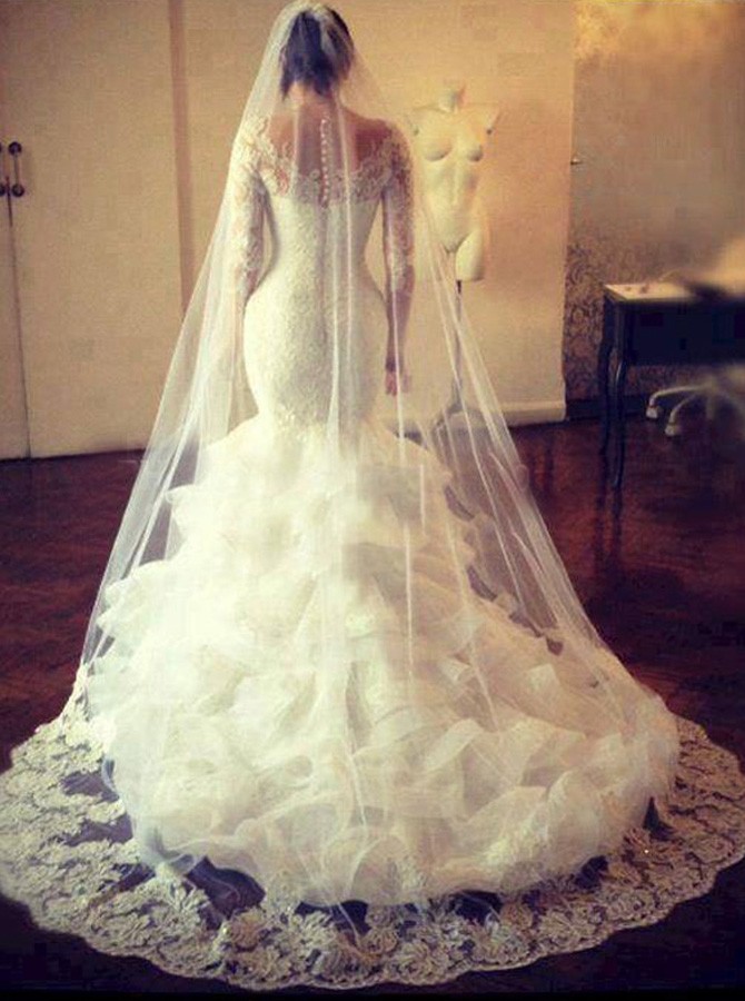 Tiered Ruffled Organza Long Sleeves Mermaid Wedding Dress Honorable Sheer Lace Edge Neck Court Train Bridal Gowns With Long Veil