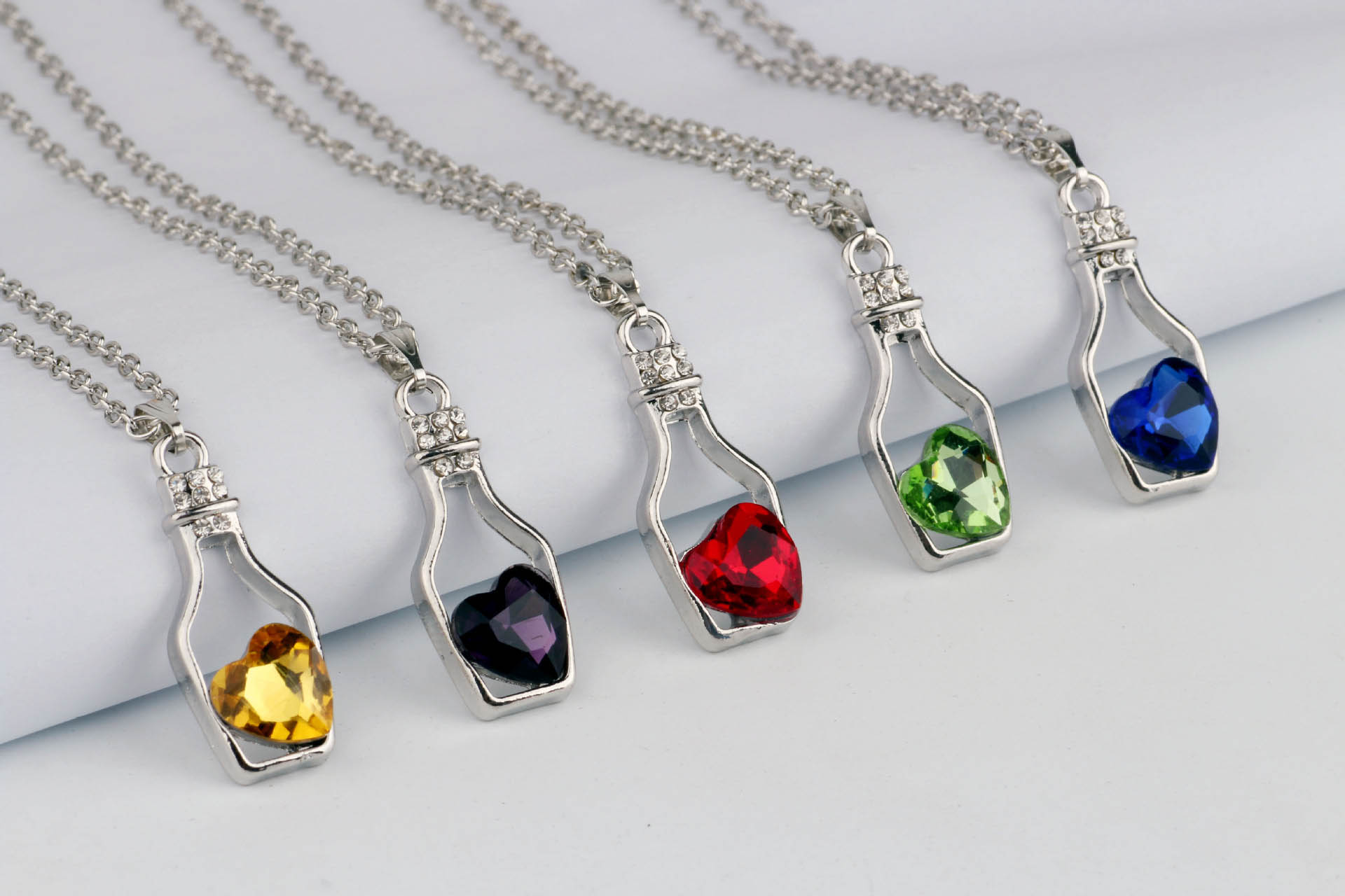 New Wishing Bottle necklace girl brief paragraph Drift Bottles Crystal love heart pendant necklace For Best Valentine's day Gifts
New Wishing Bottle necklace girl brief paragraph Drift Bottles Crystal love heart pendant necklace For Best Valentine's day Gifts