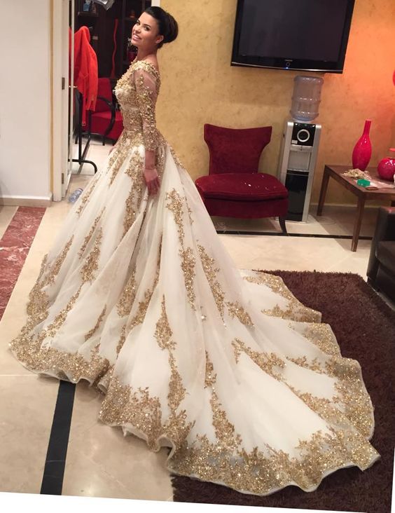 Ivory Tulle Gold Lace Appliques Arabic Wedding Dresses With 3/4 Long Sleeves 2017 V Neck Beaded Sequins Bridal Gowns Plus Size EN9273