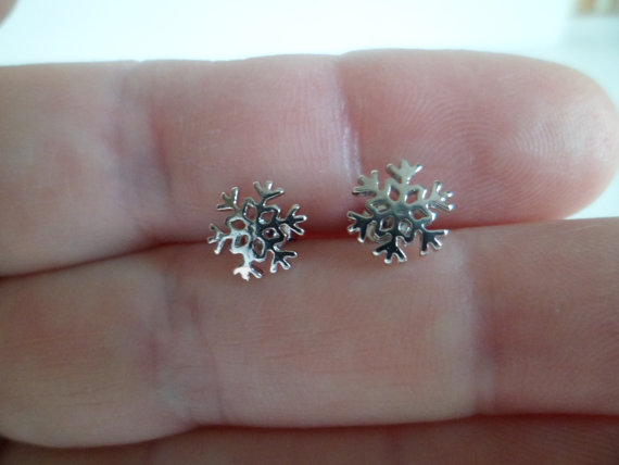 10Pair- S035 Tiny Snowflake Stud Earrings Cute Winter Snow Stud Earrings for Women Christmas Holiday Jewelry Gifts