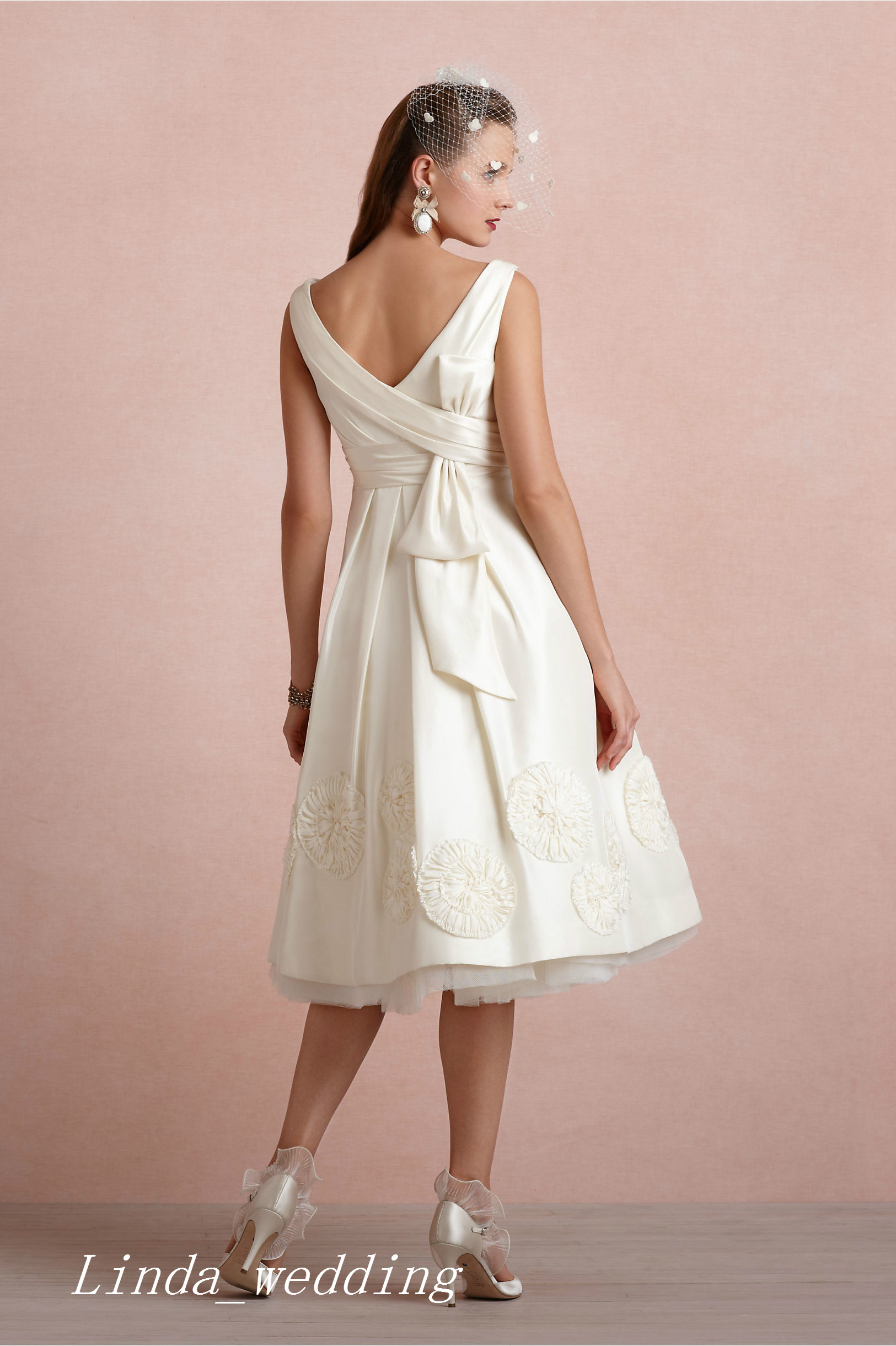 Unique Vintage Tea Length Wedding Dresses Graceful A Line V Neck Reception Wedding Dress Bridal Party Gowns