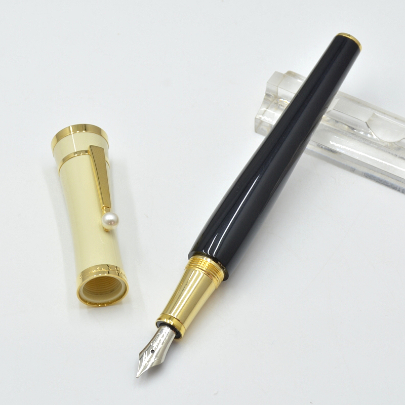 2026 Black and white resin Ballpoint pen / Fountain pen office stationery Promotion Write ball pens for birthdays gift