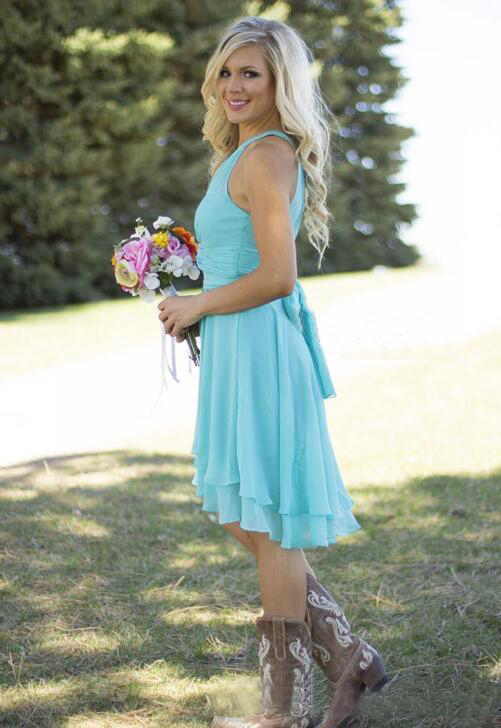 Hot Sale 2016 Western Country Bridsmaid Dresses Cheap Light Blue Chiffon Pleats Tiered Knee Length Maid Of Honor Gowns Custom Made EN8224