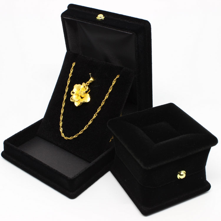 Wholesale High quality Romantic Wedding Square Shape Velvet Ring Necklaces Box Jewelry Display Gift Box Free Shipping
Wholesale High quality Romantic Wedding Square Shape Velvet Ring Necklaces Box Jewelry Display Gift Box Free Shipping