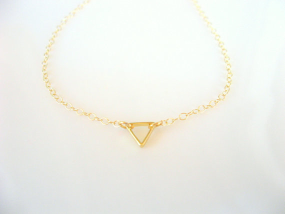 5PCS Tiny Open Triangle Bracelets Chevron Triangle Outline Bracelet Simple Hollow Line Geometric V Bracelets for Women