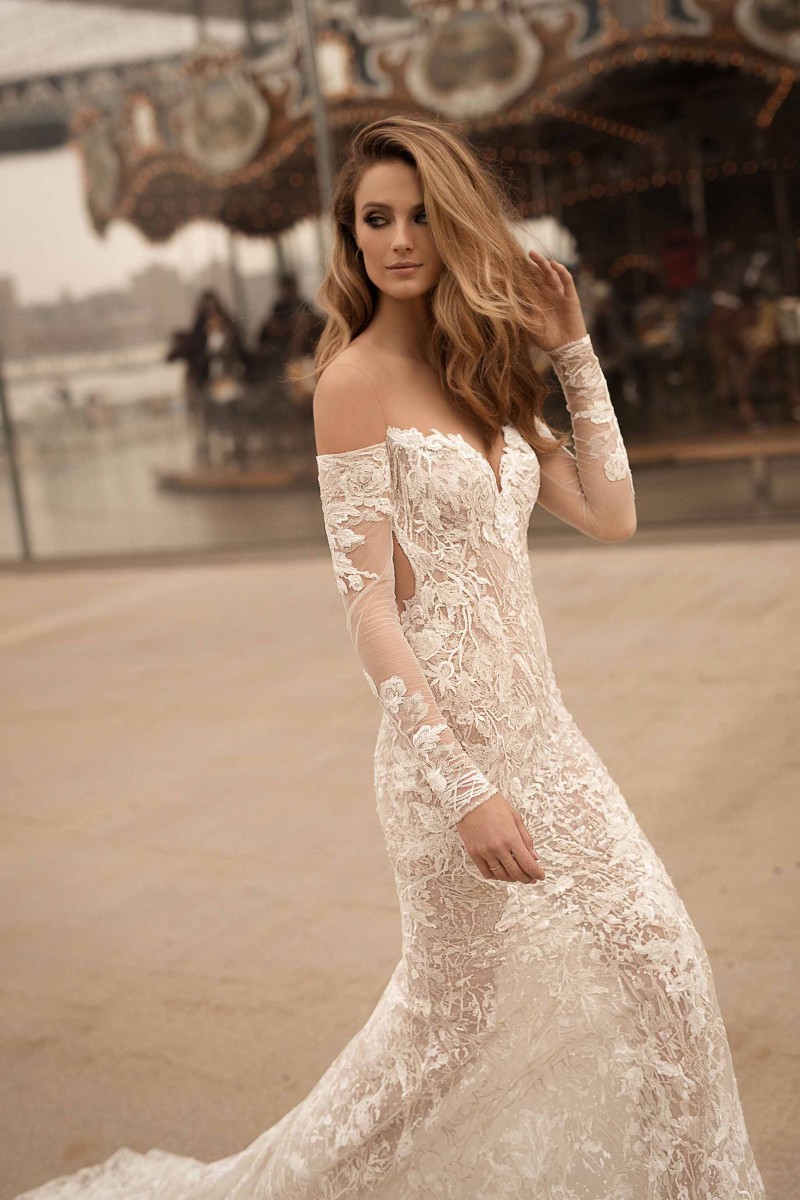 Berta Wedding Dresses Sweetheart Neck Long Sleeves Backless Bridal Gowns Sweep Train Lace Appliqued Mermaid Country Wedding Dress