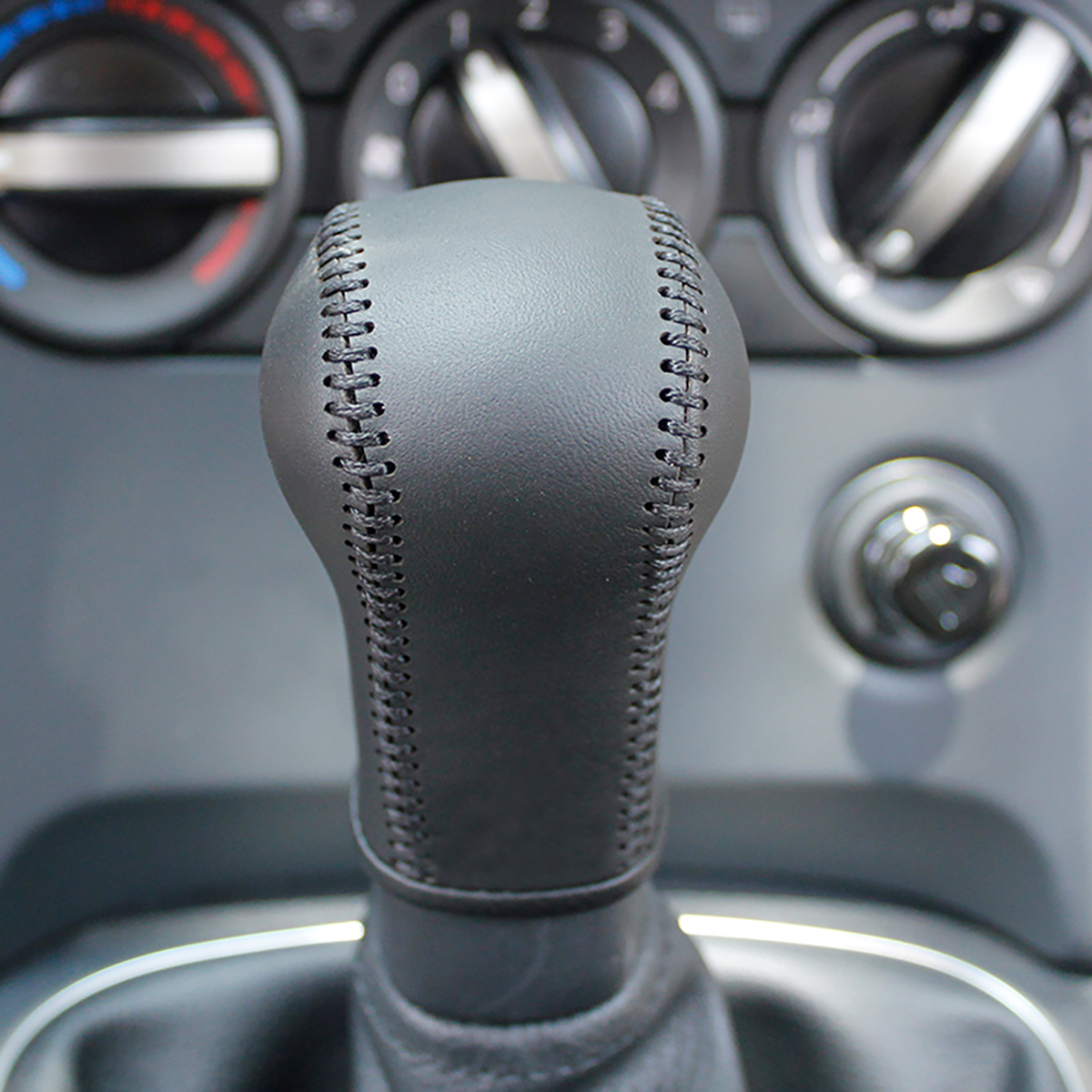 Case for Nissan Qashiqai 5MT manual gear Shift Knob Cover Hand-stitched Genuine Leather DIY gear covers leather accessories