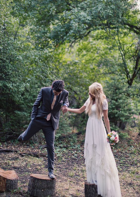 2016 Boho Lace Wedding Dresses with Short Sleeve A Line Sweetheart Floor Length back Zipper Vintage Beach Bridal Gown, White
2016 Boho Lace Wedding Dresses with Short Sleeve A Line Sweetheart Floor Length back Zipper Vintage Beach Bridal Gown, White