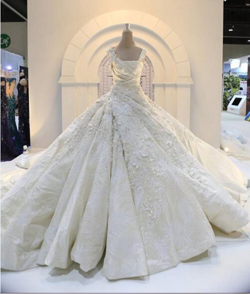 Amazing Ivory Ball Gown Wedding Dresses Sparkly Sequins Lace Applique Bridal Gowns Satin Tuched Sweep Train Wedding Gowns Custom Made, Same as image
Amazing Ivory Ball Gown Wedding Dresses Sparkly Sequins Lace Applique Bridal Gowns Satin Tuched Sweep Train Wedding Gowns Custom Made, Same as image