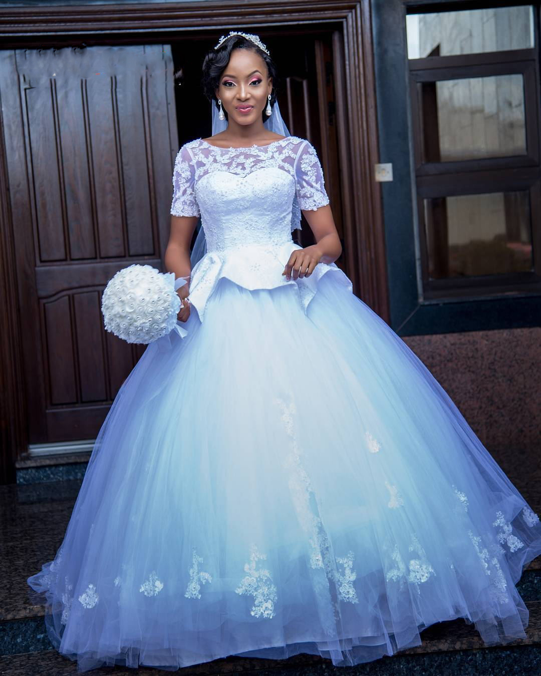 Short Sleeve Ball Gown Wedding Dresses African Scoop Lace Appliques Beaded Bride Dresses Puffy Skirt Peplum Wedding Gowns, Champagne
Short Sleeve Ball Gown Wedding Dresses African Scoop Lace Appliques Beaded Bride Dresses Puffy Skirt Peplum Wedding Gowns, Champagne