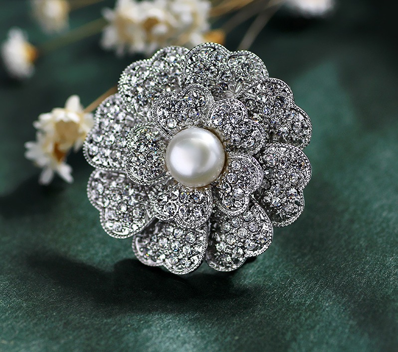 Vintage Pearl Rhinestone Flower Brooch Pin Silver-plate Alloy Faux Diament Broach for bridal wedding costume party dress Pin gift 2016
Vintage Pearl Rhinestone Flower Brooch Pin Silver-plate Alloy Faux Diament Broach for bridal wedding costume party dress Pin gift 2016