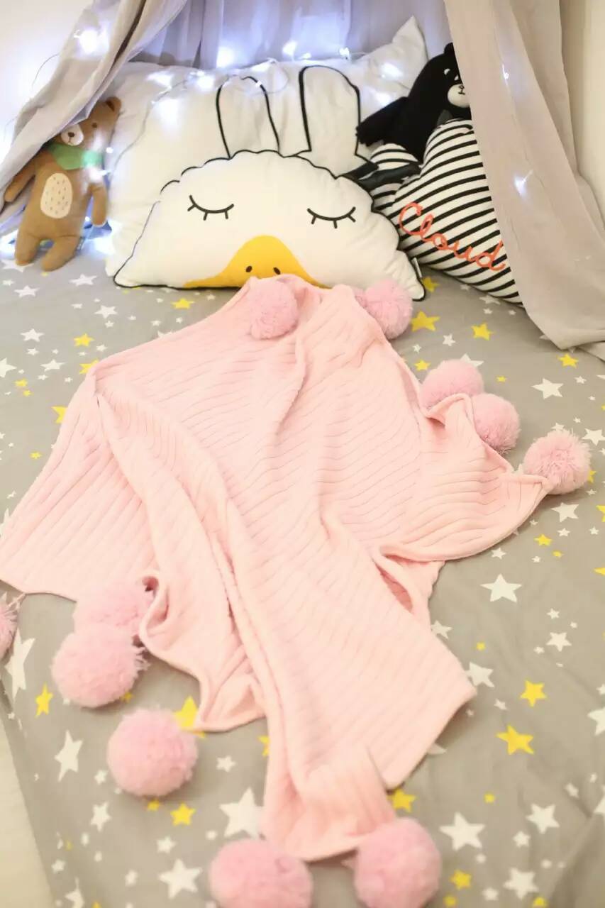 ins Europe good quality fashion Solid cotton knitting Baby kids swaddling Newborn Baby Air conditioning blanket with Wool ball