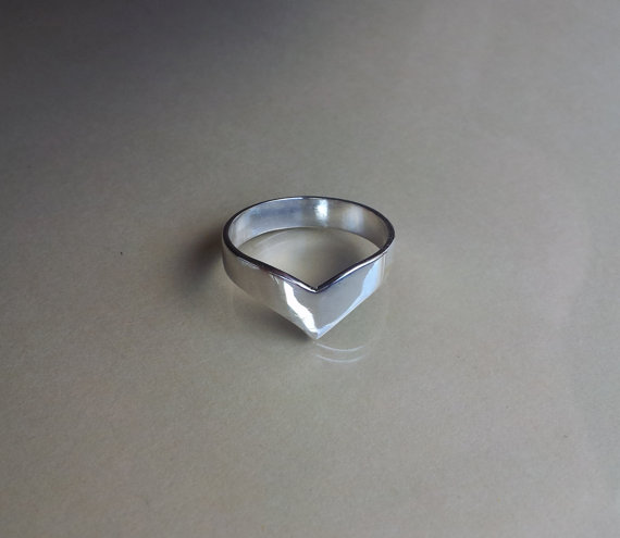 30PCS Fashion Wide Band V Ring Chevron V Rings Curved Ring Stacking Wedding Band Rings Simple Geometric Rings for Women Men