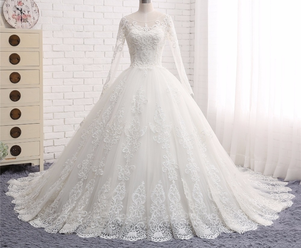 Vintage Princess Ball Gown Wedding Dress Vestido de Noiva Scalloped Long Sleeve Lace Appliques Tulle Bridal Gowns Robe de Mariee