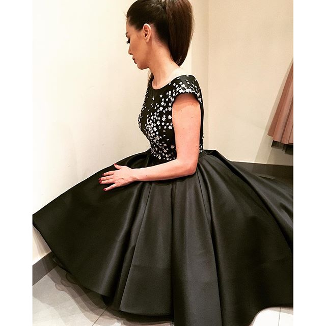 2016 New High Low Prom Dresses Appliqued Jewel Cap Sleeves Custom Made Evening Gowns Knee Length A-Line Formal Dress