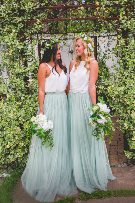 2019 Bohemian Country Bridesmaid Dresses Cheap White Top Mint Sage Tulle Skirt Two Pieces Maid Of Honor Dresses Gowns for Wedding Guest