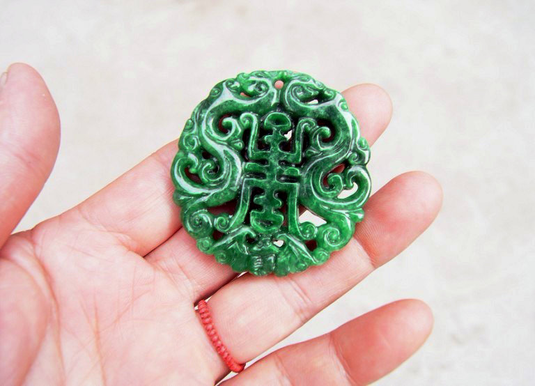 Natural green jade, pure handmade double dragon blessing. (charming). Talisman - necklace pendan
