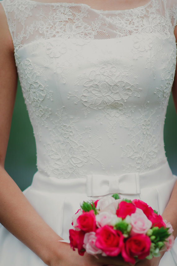 Vintage Garden Wedding Dress with Illusion Neckline Lace Corset Open Back Satin Belt with Bow A-line Elegant Simple Bridal Gowns