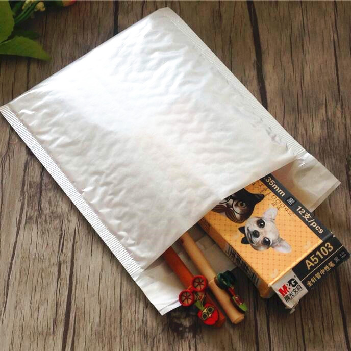 Blank White Bubble Mailers Padded Envelopes Multi-function Packaging material Shipping Bags mailing bag Wholesale 70pcs per lot 20x24cm