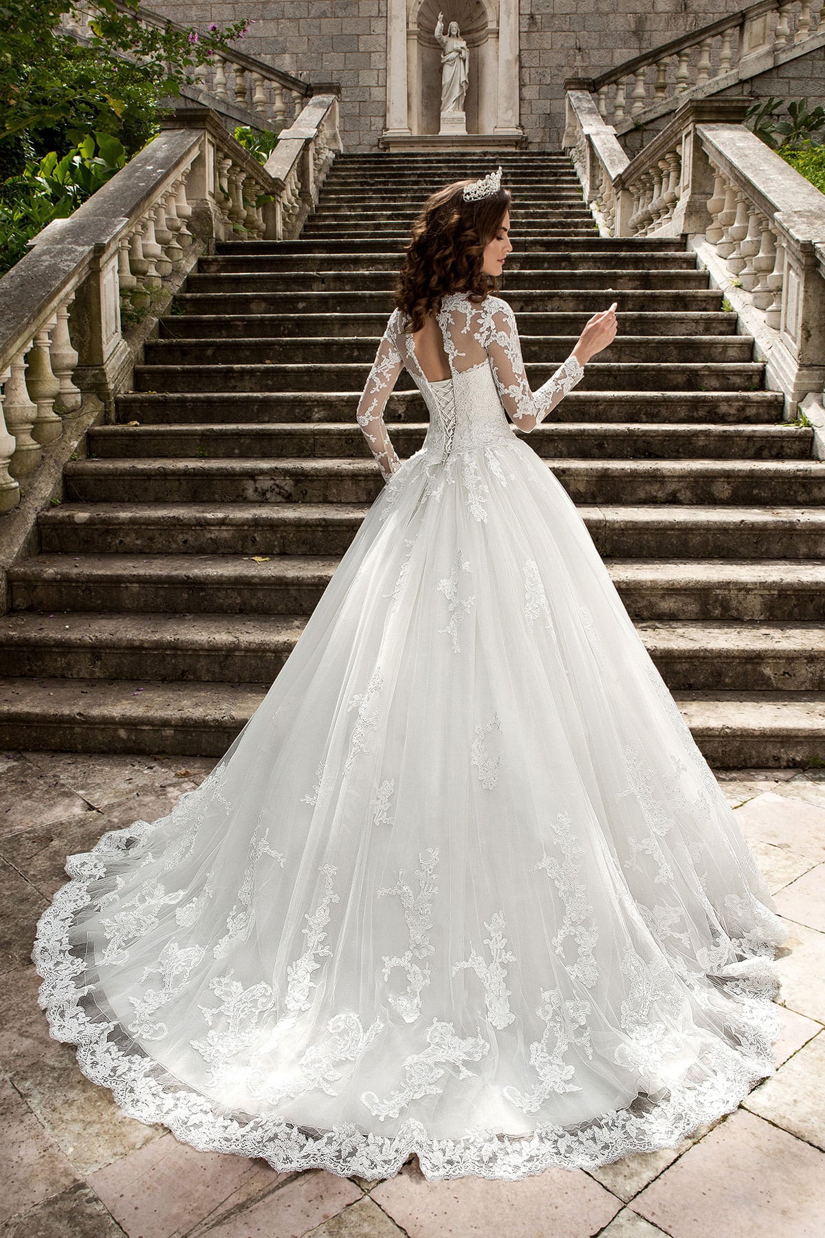 Sheer Long Sleeves Lace Wedding Dresses Ball Gown Jewel Neck Appliques Wedding Bridal Gowns With Lace Up Back Vesrtidos