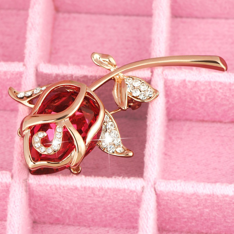 Wholesale- New Fashion Crystal Rose Flower Brooch Pin Rhinestone Alloy Rose Gold Brooches Birthday Gift Garment Accessories 367826