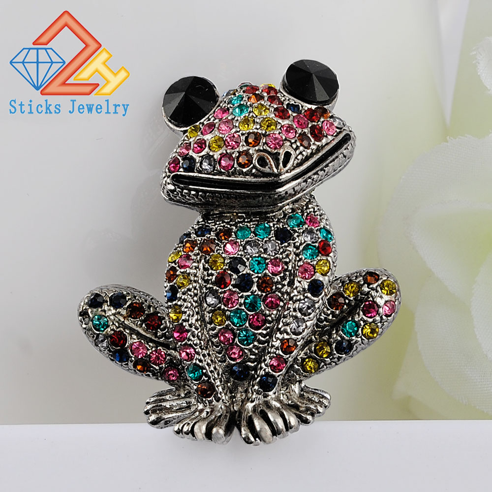 Sticks Jewelry Cute Animal Brooch Mixed Color Rhinestone Wedding Brooch Female Frog Fashion Jewelry Good Gift
Sticks Jewelry Cute Animal Brooch Mixed Color Rhinestone Wedding Brooch Female Frog Fashion Jewelry Good Gift