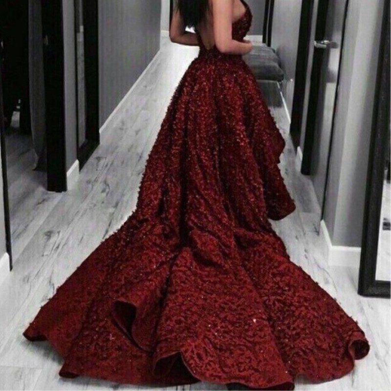 Sparkling Sequined Long Evening Dresses Halter Neck Floral Appliques Backless Red Carpet Dress Glamorous Party Prom Dress Sexy Evening Gowns