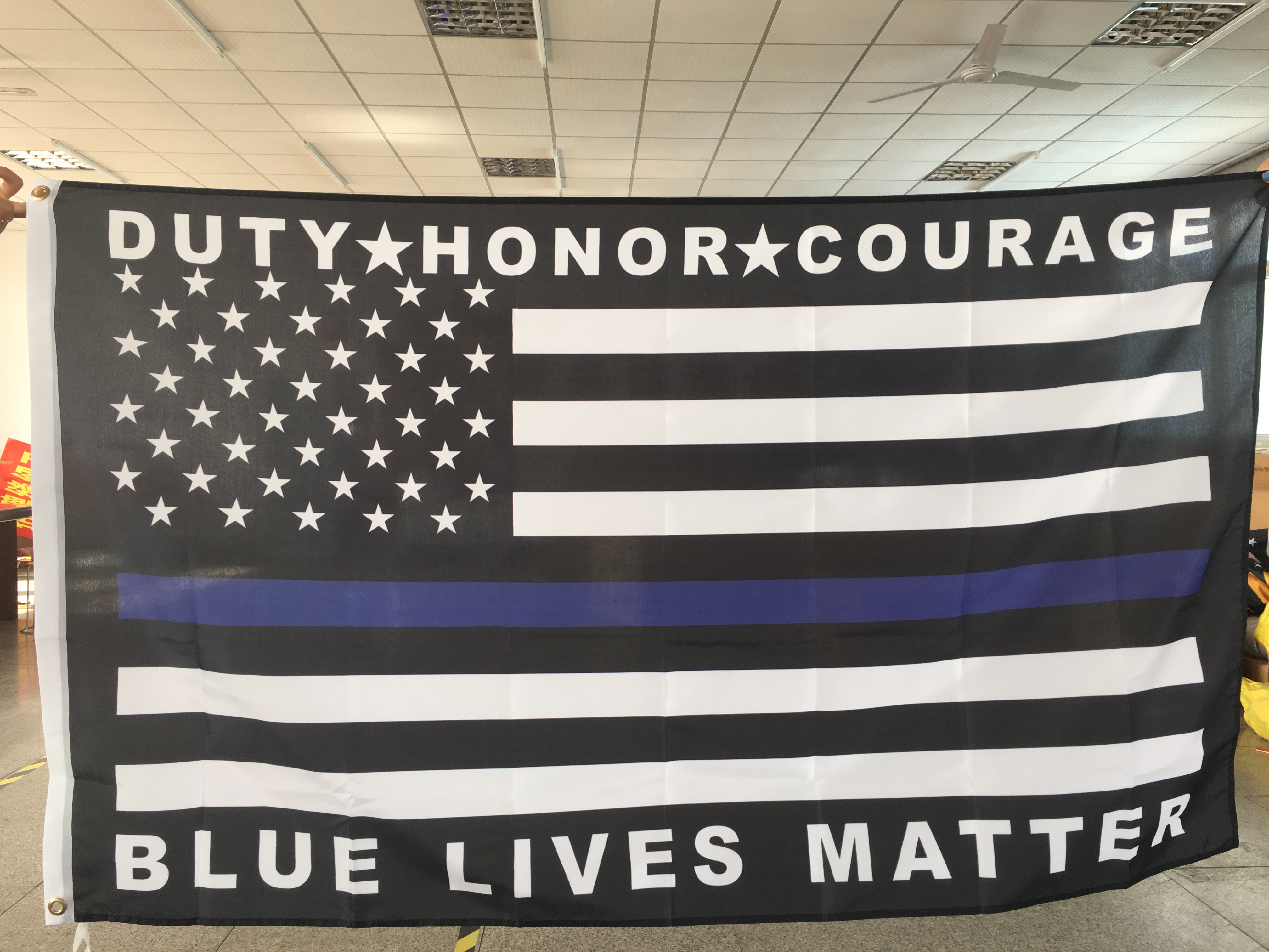 Wholesale Factory Blue Lives Matter American Flag 3x5ft Polyester Flying Banners with Two Metal Grommets Free Shipping
Wholesale Factory Blue Lives Matter American Flag 3x5ft Polyester Flying Banners with Two Metal Grommets Free Shipping