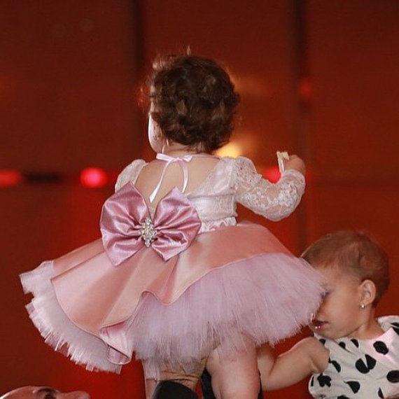 Champagne And Pink Lace Flower Girls Dress With Pink Bow Sheer Lace Long Sleeve Deep V-back Puffy Tulle Jewel Neck Pageant Dresses For Girls
