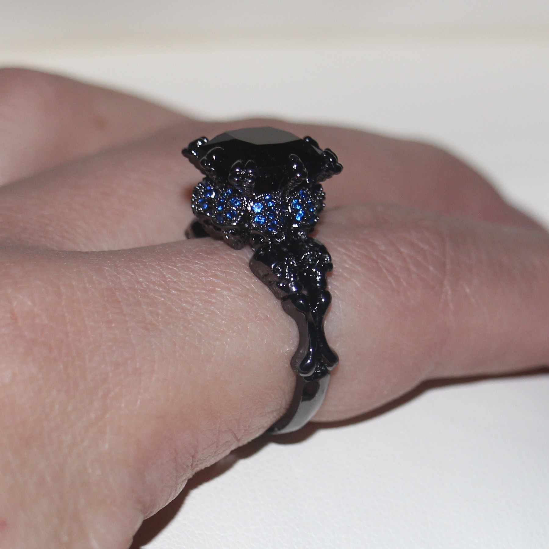 Victoria Wieck Vintage Jewelry Round 10KT White Black Golf Filled Sapphire Gemstones Simulated Diamond Wedding Women Band Skull Ring SZ5-11