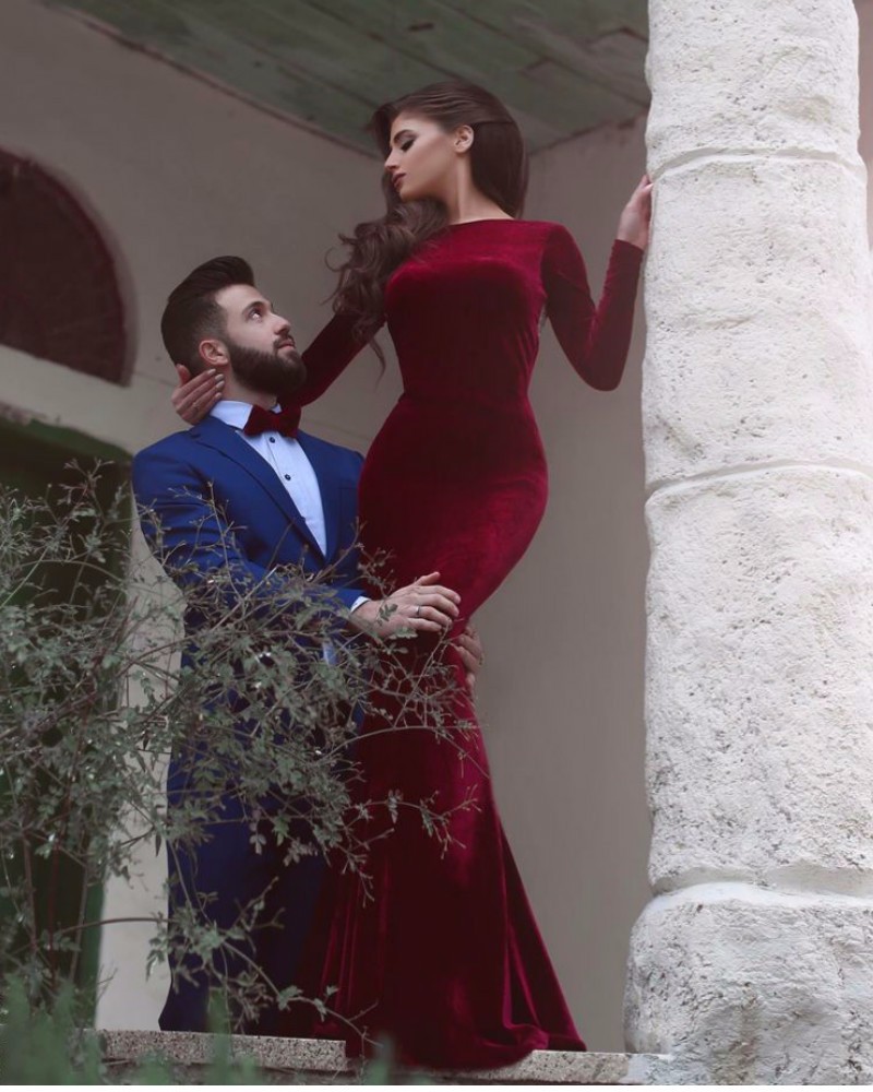 2022 Sexy Velvet Evening Dress Long Sleeve Mermaid Backless Arabic Evening Dresses Beaded Burgundy Open Back Formal Gown