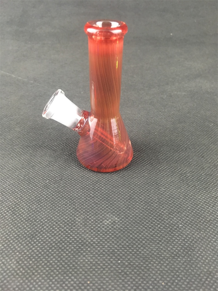 Fluorescent green and red mini glass hookah, drill tower smoking pipe, factory direct price concessions
Fluorescent green and red mini glass hookah, drill tower smoking pipe, factory direct price concessions