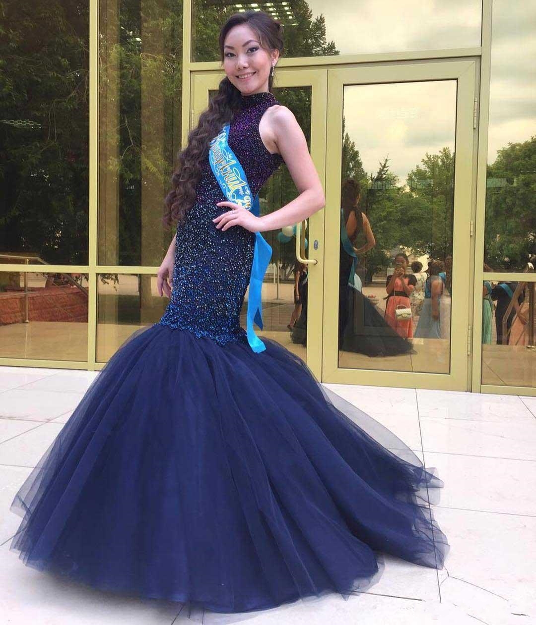 Navy Blue Beaded Mermaid Prom Dresses Sexy Vestidos De Fiesta Halter Neck Keyhole Back Pageant Evening Party Gowns Reception Dress