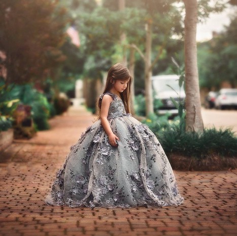 High Quality Lace Little Girls Pageant Dresses 3D Appliques Toddler Ball Gown wer Girl Dress or Length Beaded First Communion Gowns