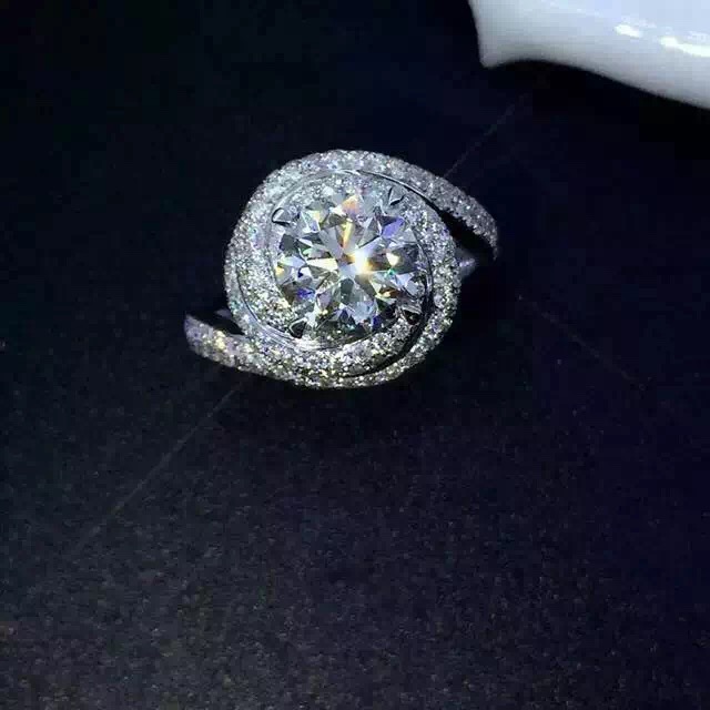 Pave Luxury Jewelry Creative spin 925 Sterling Silver Gemstones White Topaz CZ Diamond Wedding Engagement Finger Ring for Women Gift Sz5-11
Pave Luxury Jewelry Creative spin 925 Sterling Silver Gemstones White Topaz CZ Diamond Wedding Engagement Finger Ring for Women Gift Sz5-11