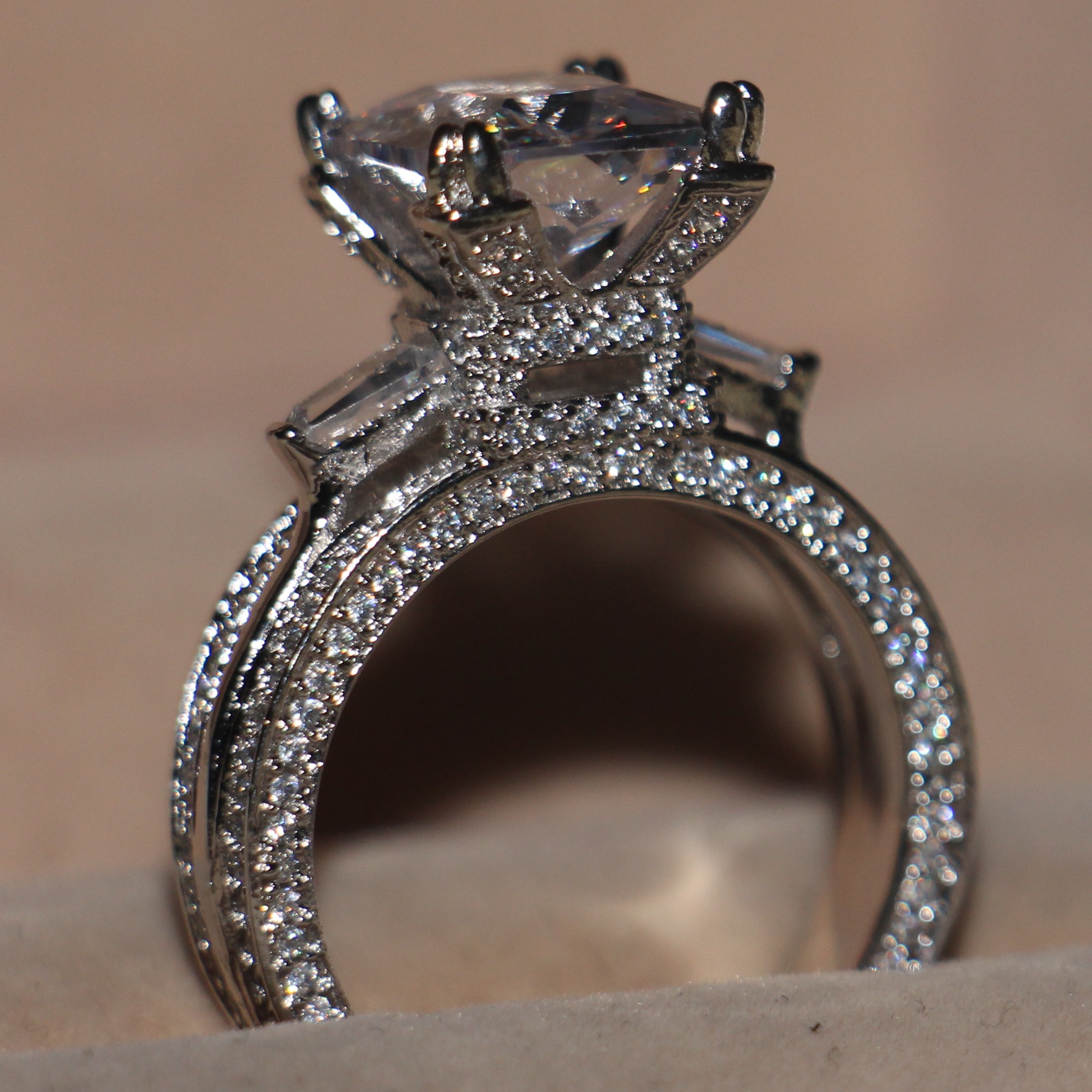 Size 5-11 Luxury Jewelry 12CT White Topaz Gemstones 925 Sterling Silver Simulated Diamond Pave Wedding Engagement Eiffel Tower Ring Gift